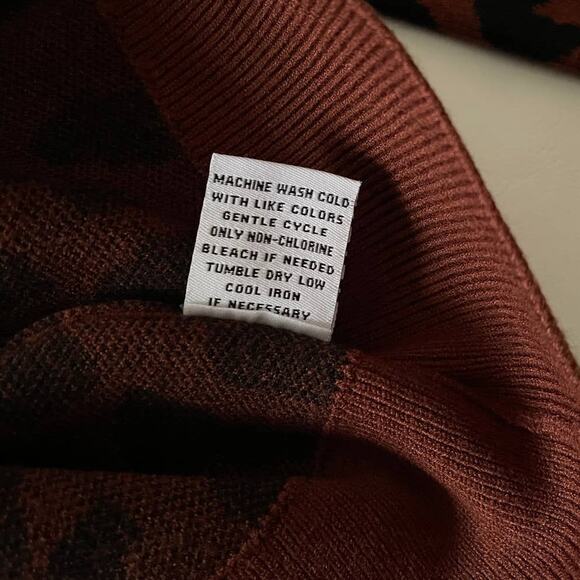 New 525 Leopard Mock Neck Pullover in Cinnamon Multi Women's Size M - Picture 10 of 12